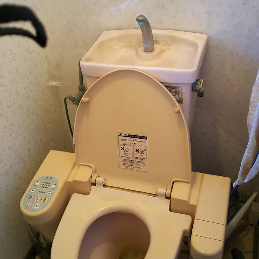 トイレリフォーム_リフォーム前